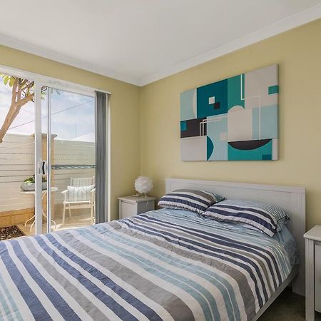 Ocean Keys Cottage - Free Wifi Mindarie エクステリア 写真