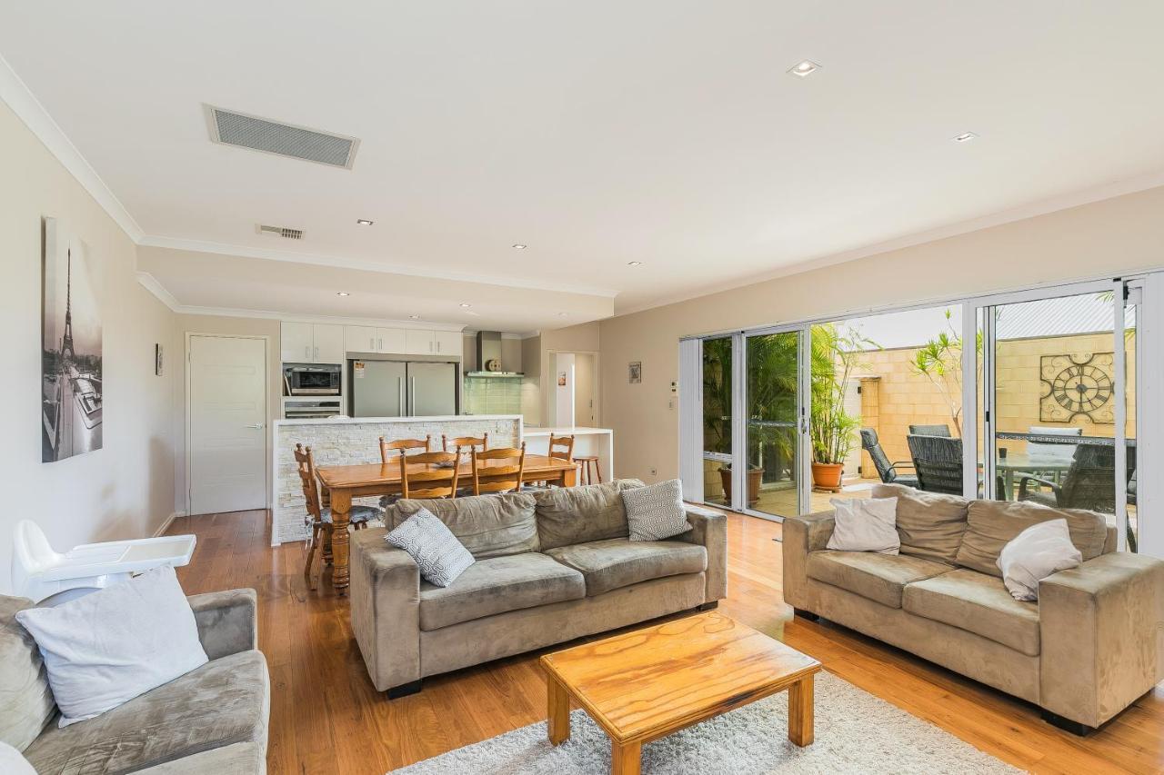 Ocean Keys Cottage - Free Wifi Mindarie エクステリア 写真
