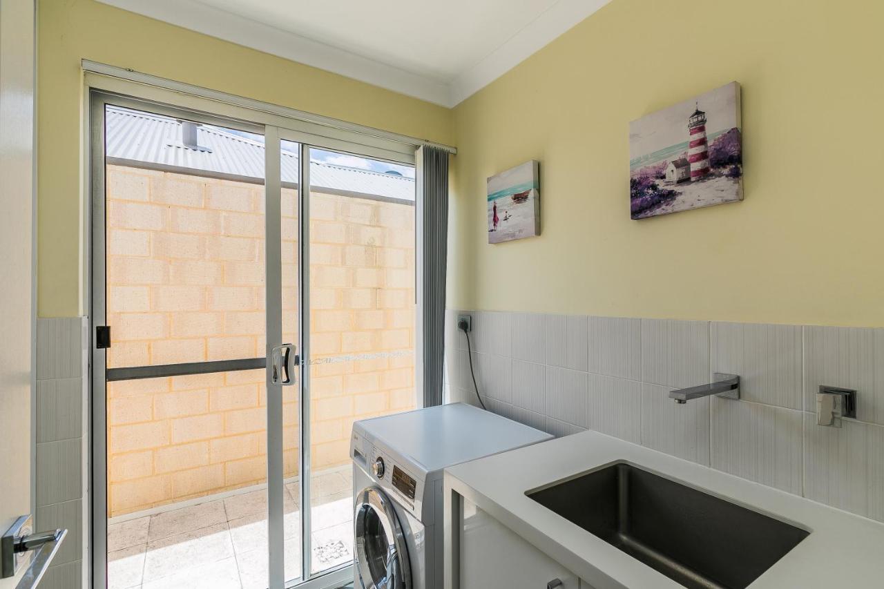 Ocean Keys Cottage - Free Wifi Mindarie エクステリア 写真