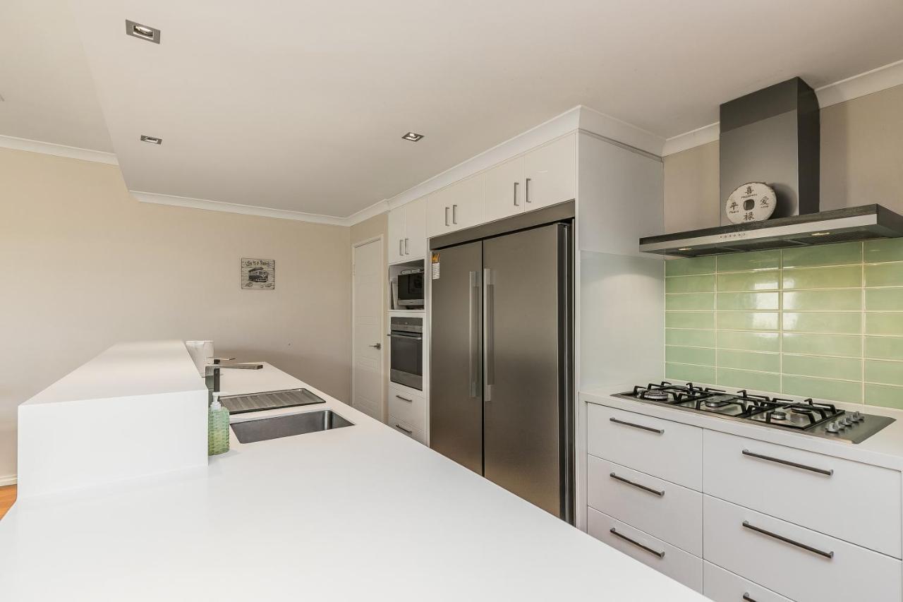 Ocean Keys Cottage - Free Wifi Mindarie エクステリア 写真